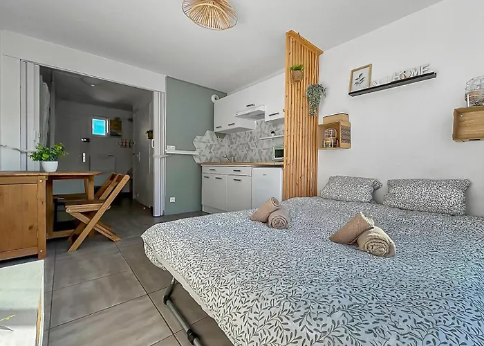 Piscine, Tennis & Vue Sur Le Port 아그