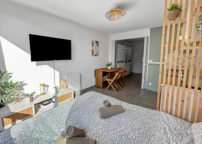 Piscine, Tennis & Vue Sur Le Port * 아그